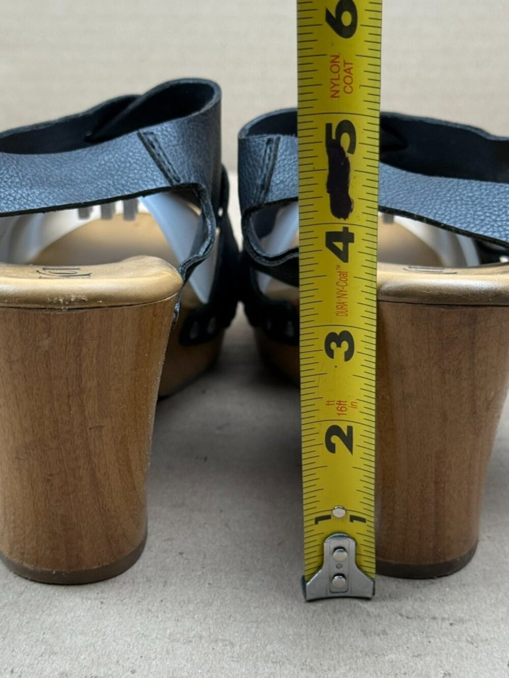 Women's Korks Black Leather Strappy Wooden Clog Sandals Size 9M - Picture 4 of 8